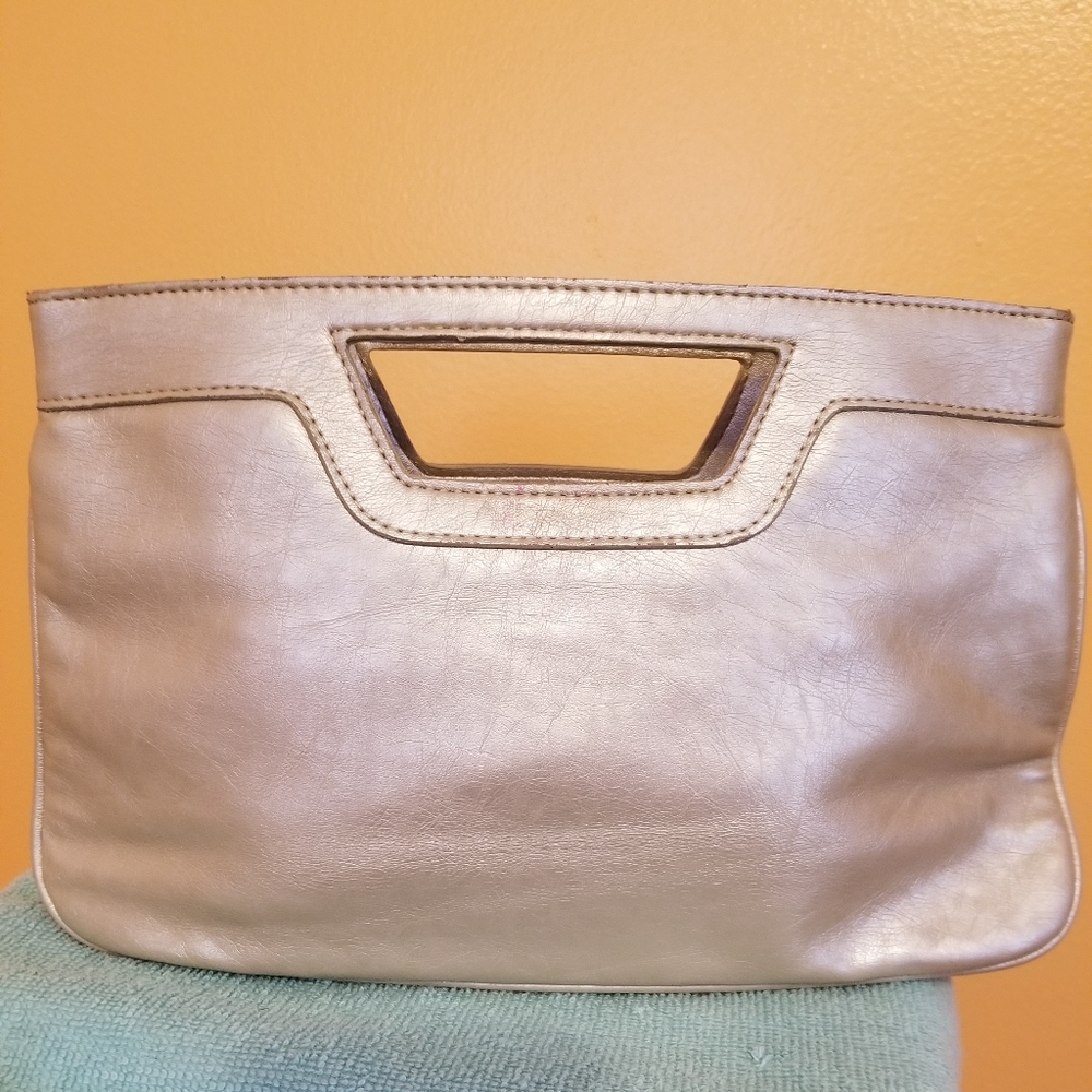 Gold/ Cream Clutch - Picture 2 of 5